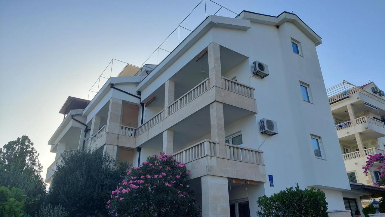 Apartments Eti 볼 외부 사진